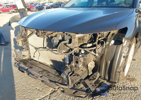 2018 Toyota Camry Le z USA, uszkodzony, nr VIN 4T1B11HK6JU064003